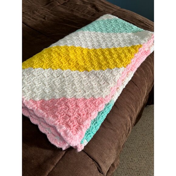 Vintage Crochet, Afghan Baby Blanket Handmade 50"x54" Crib Blanket - Picture 6 of 7